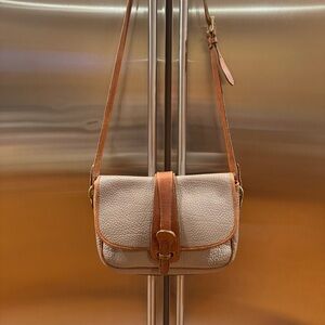 Dooney & Bourke Vintage Tan and Cream Leather Shoulder Bag : Made in the USA